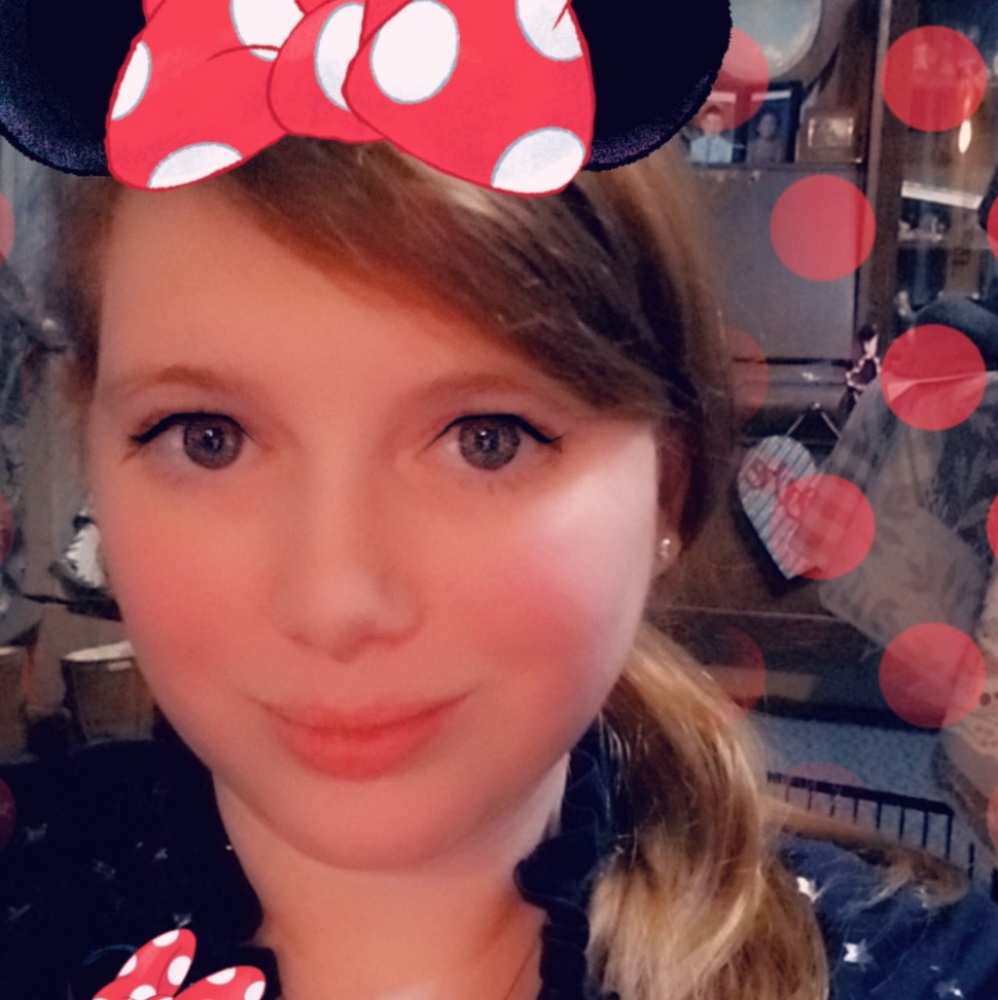 Meet your Posher, Dominique